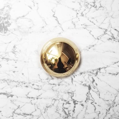 Odete L furniture knob, polished and lacquered brass