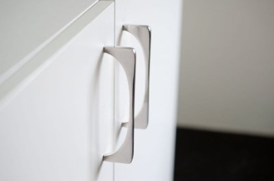 Bridge 128 oblong furniture handle Polished stainless steel