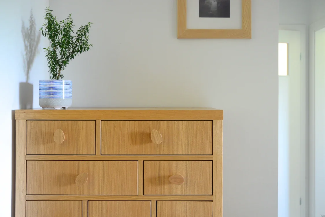 PEBBLE MINI drewniane gałki do mebli - DOT Manufacture (11).webp