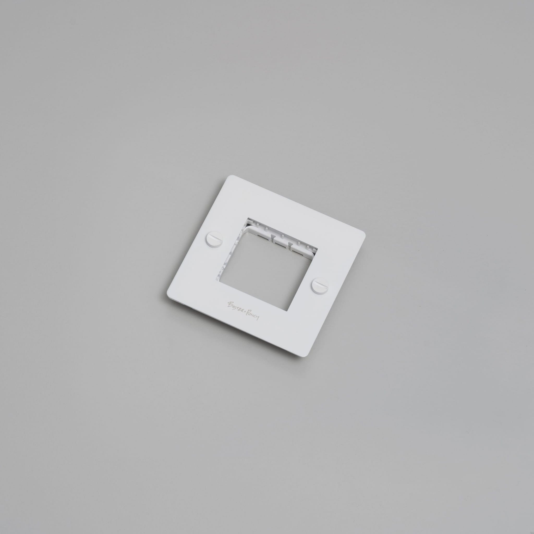 EU_ELECTRICITY_1G_Wall_Plate_No_Infill_White_Web-scaled.jpg