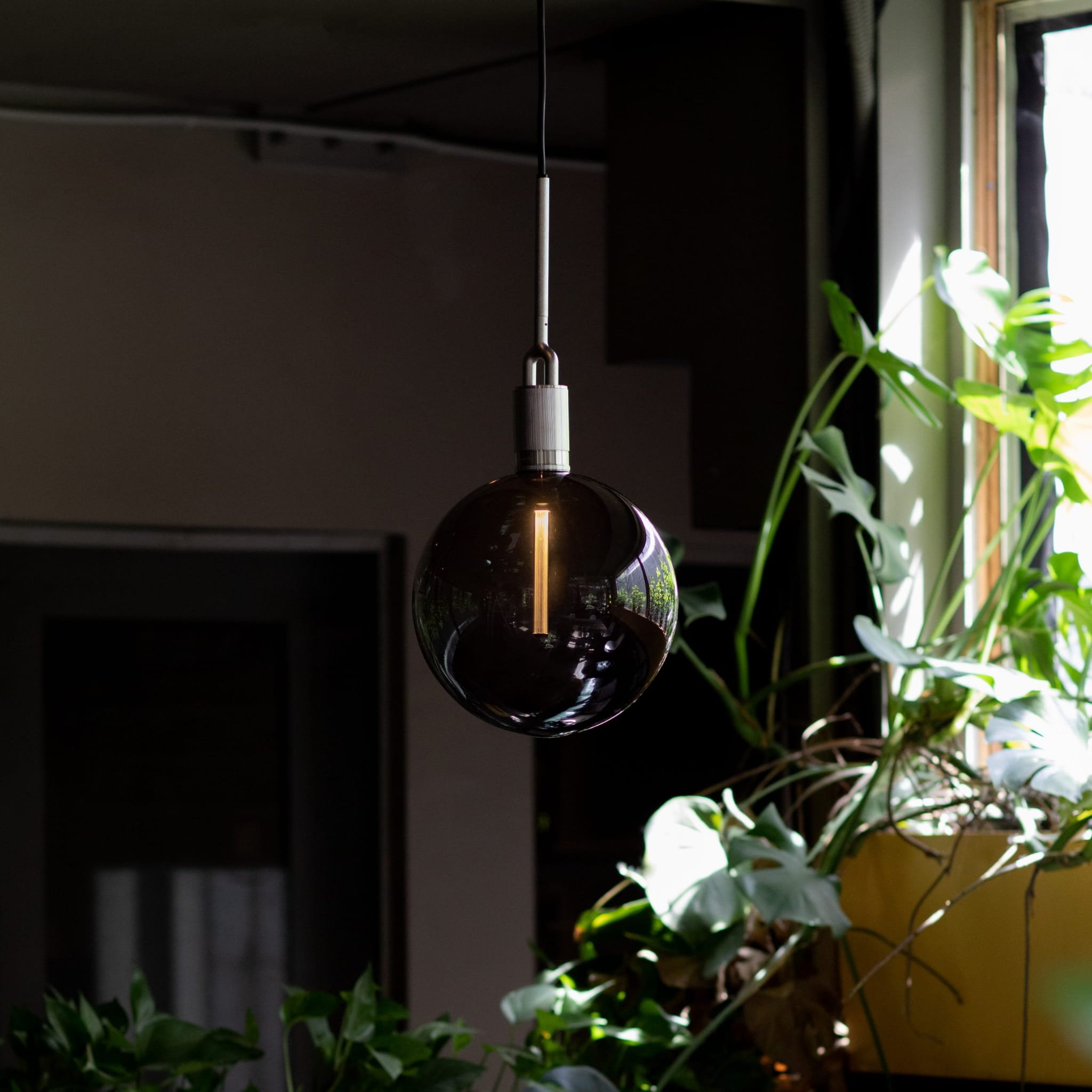 BP_Lifestyle_Forked_Pendant_Steel_LARGE_Globe_Smoked-scaled.jpg