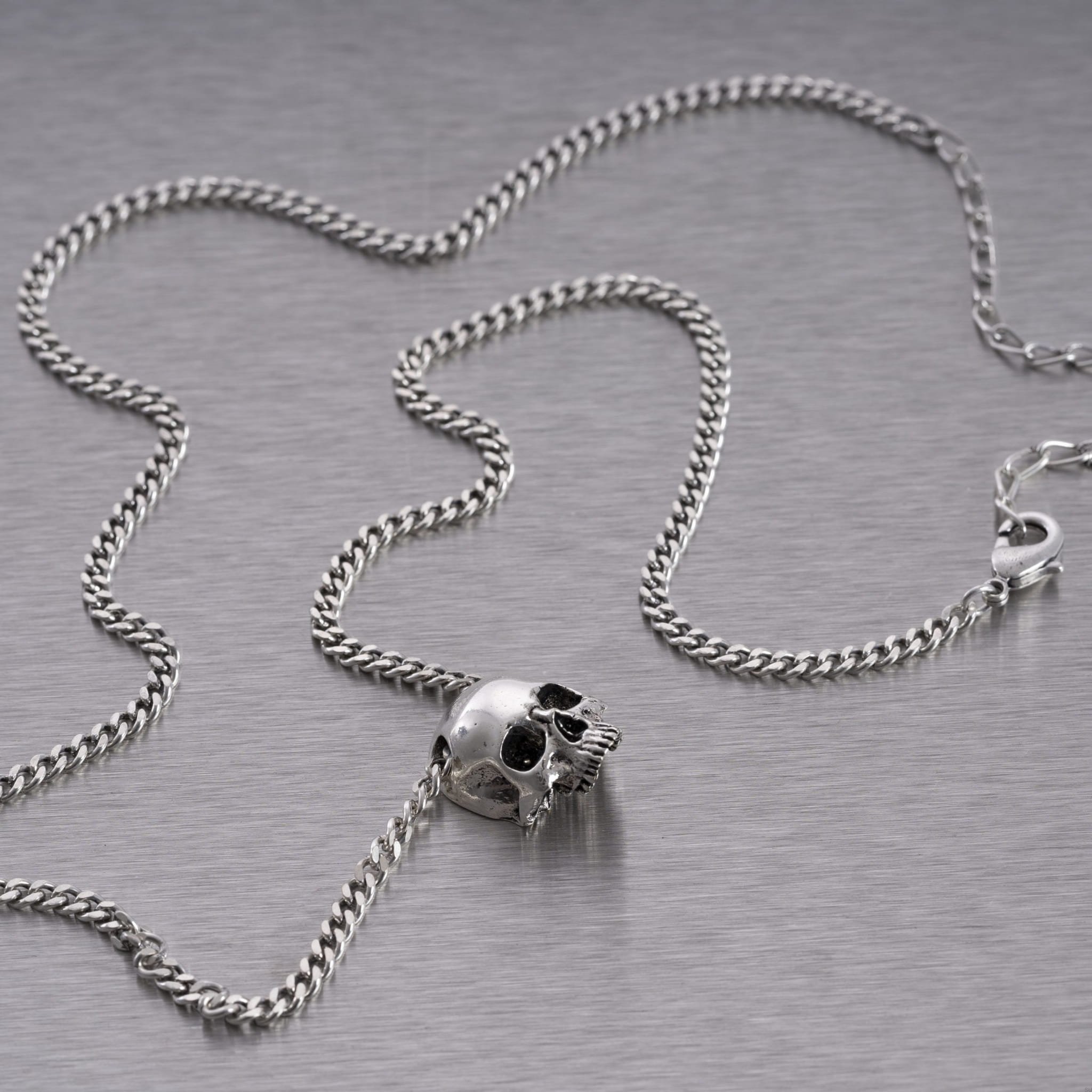 TB_Necklace_Silver_Detail_Skull_web-scaled.jpg