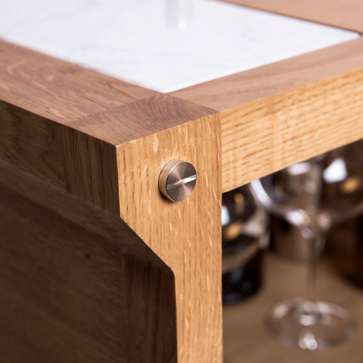 bp_popstar_gin_bar_oak_01_square_1.jpg