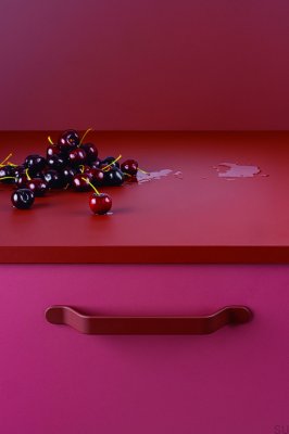 Elongated furniture handle Belt 160 Metal Red