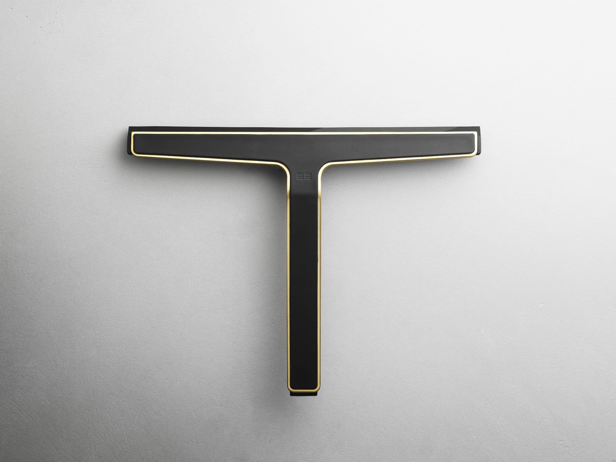 7032--Ściągaczka-wody-do-szyb-i-kabin-prysznicowych-Czarna-ze-Złotym-Unidrain-Skandynawskie-Uchwyty_1