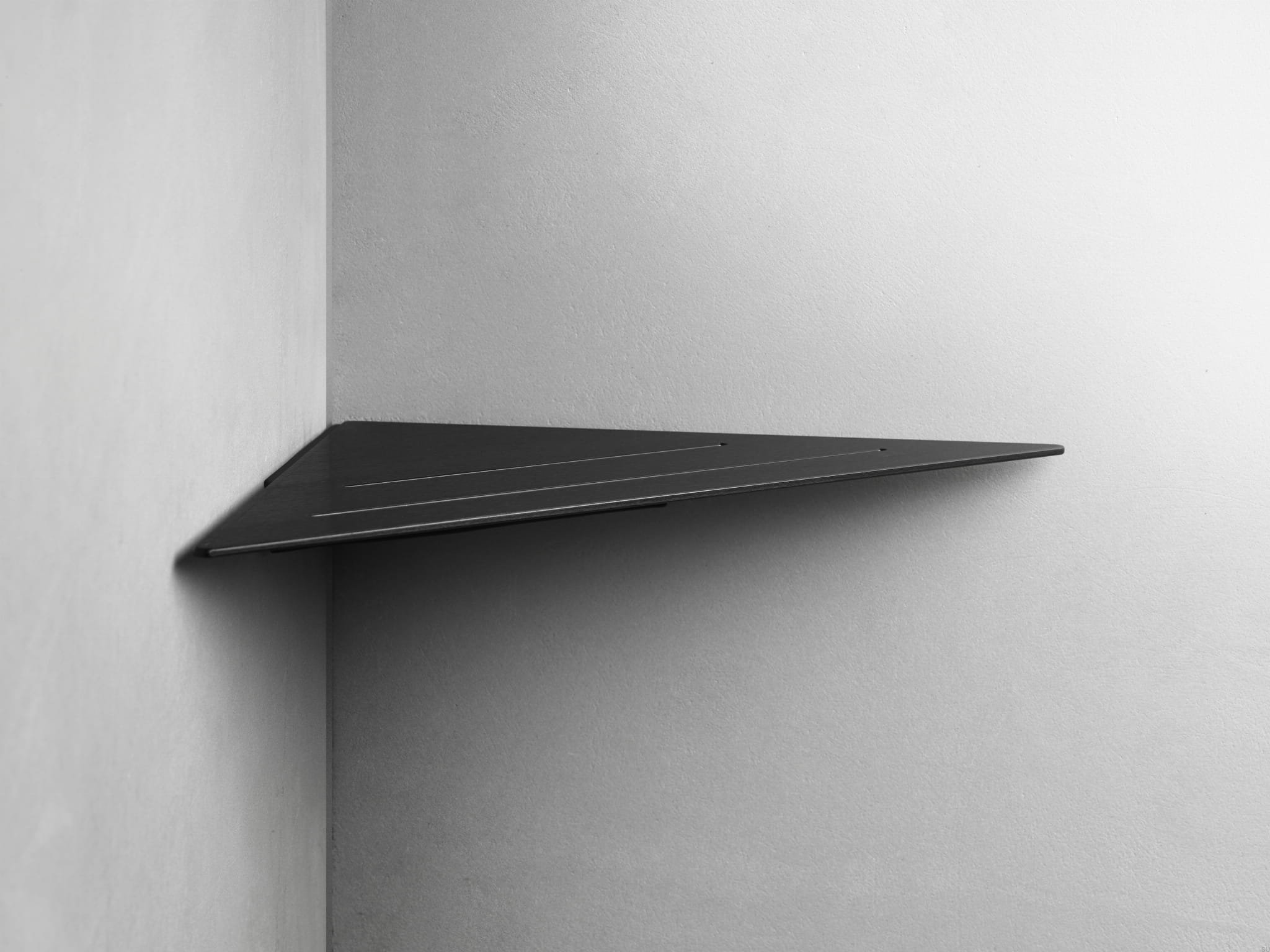 7214--Półka-łazienkowa-narożna-Czarna-Powłoka-PVD-Unidrain-Skandynawskie-Uchwyty_1