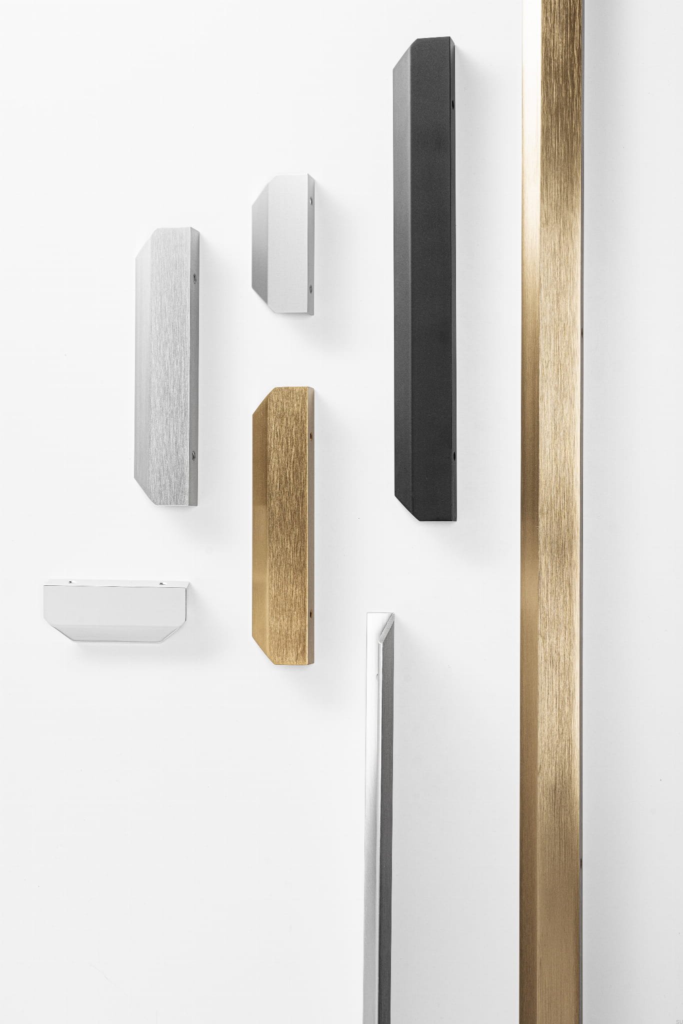 0375064L02--Uchwyt-meblowy-krawędziowy-Vann-100-Anodyzowany-Polerowany-Viefe-Skandynawskie-Uchwyty_3