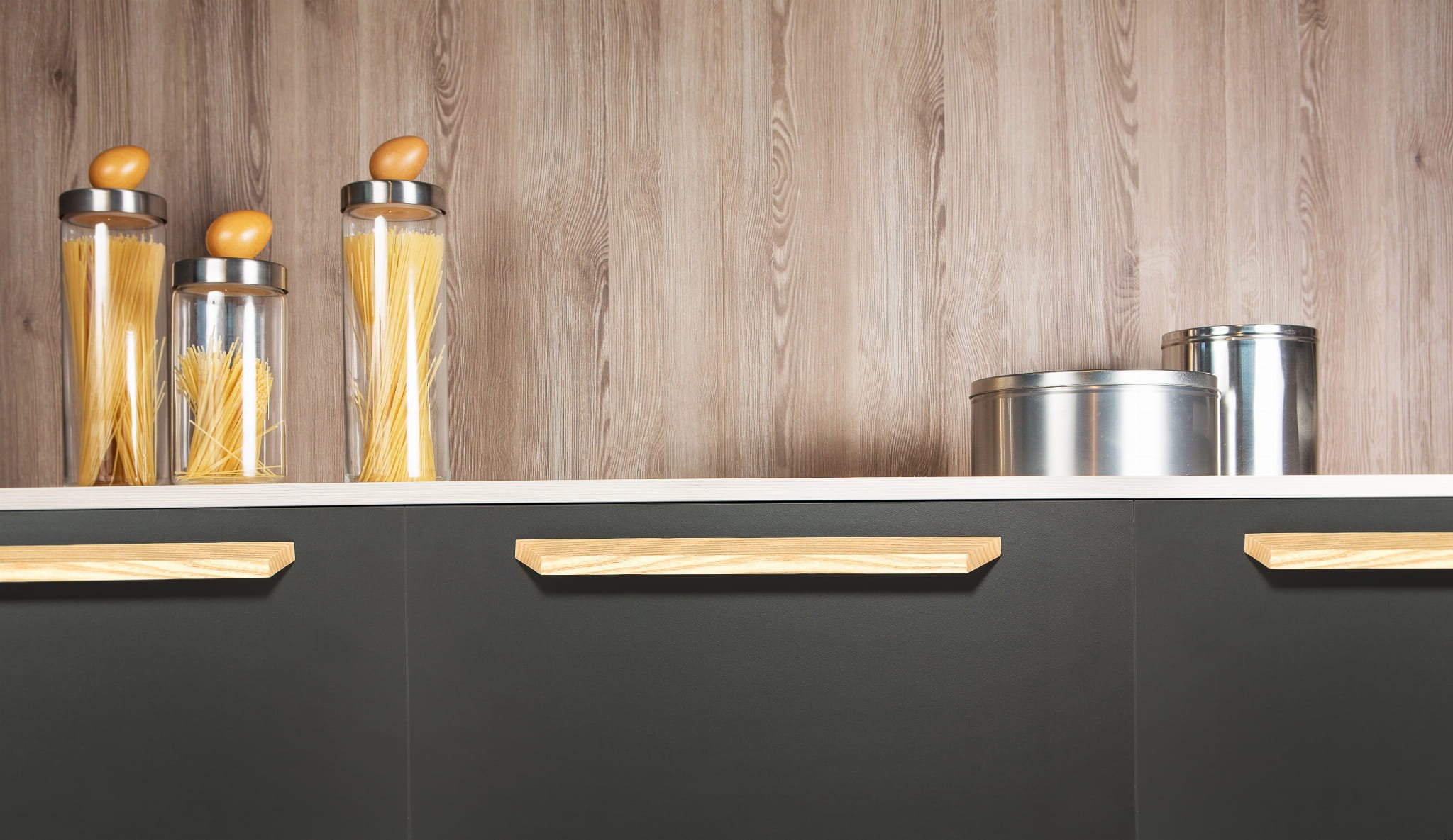 0340600W18--Uchwyt-meblowy-podłużny-Barcco-480-Drewniany-Jesion-Viefe-Skandynawskie-Uchwyty_3