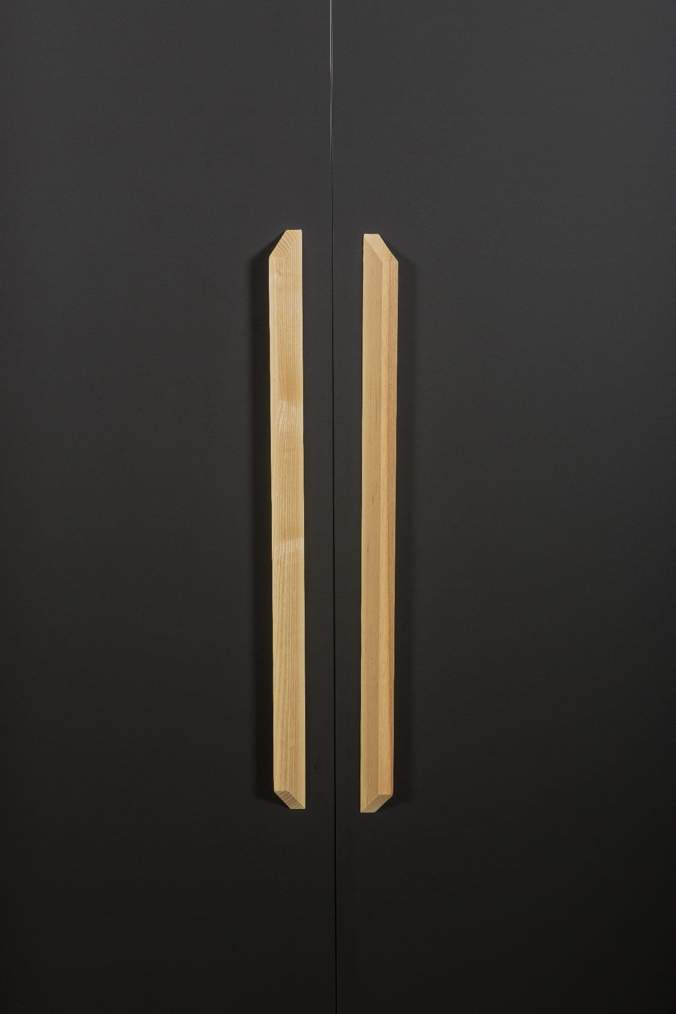 0340600W00--Uchwyt-meblowy-podłużny-Barcco-480-Drewniany-Buk-Nielakierowany-Viefe-Skandynawskie-Uchwyty_5