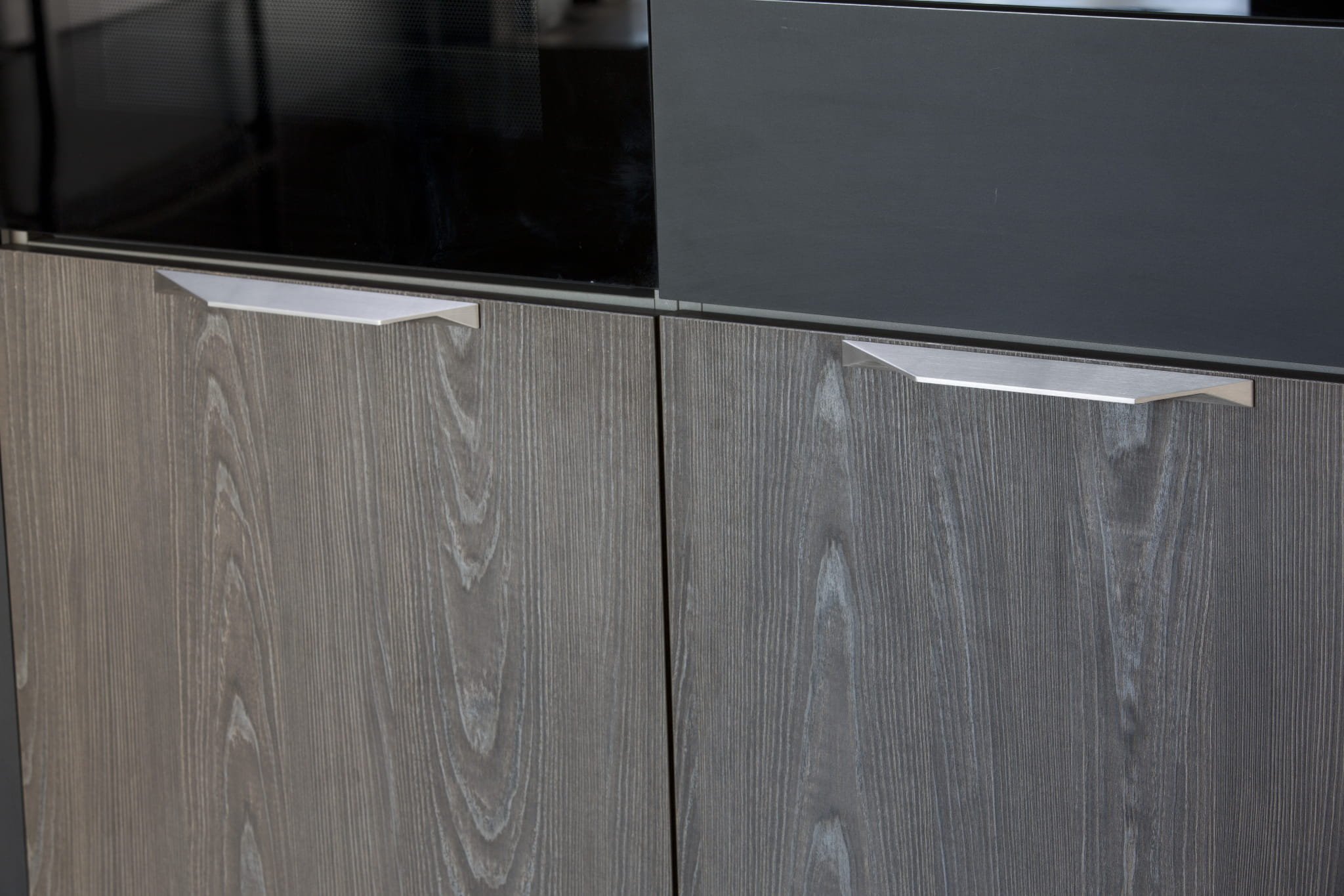 0322600L01--Uchwyt-meblowy-podłużny-Cutt-320-480-Aluminiowy-Chrom-Polerowany-Viefe-Skandynawskie-Uchwyty_6