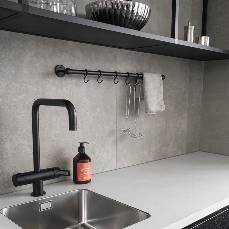 948002-41--Poręcz-kuchenna-Aveny-640-Mosiężna-Czarna-Beslag-Design-Skandynawskie-Uchwyty_3