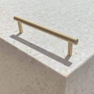 Elongated furniture handle Rail 06 128 Brushed brass