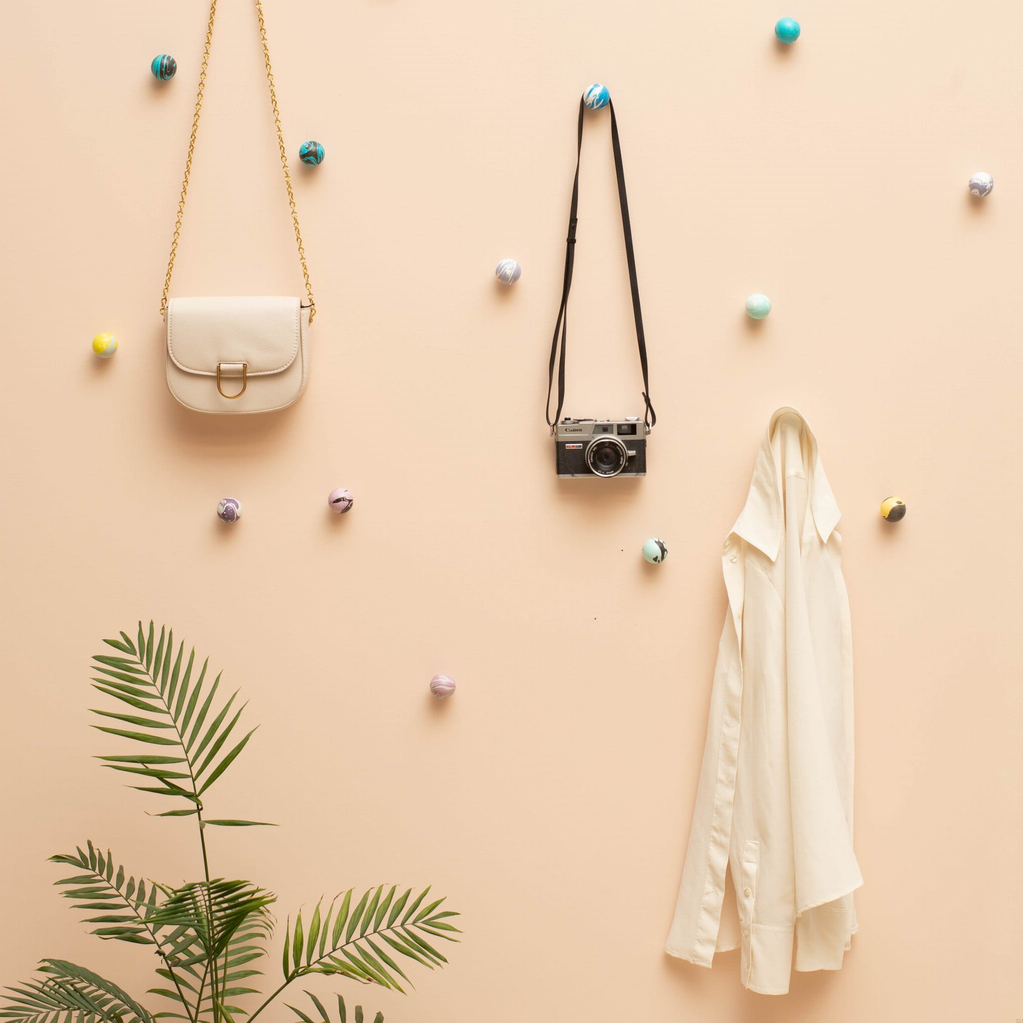 RDWhtAbrgn--Gałka-meblowa-Ren-White-Aubergine35-Drewniana-Bukowa-Vince-Skandynawskie-Uchwyty_6