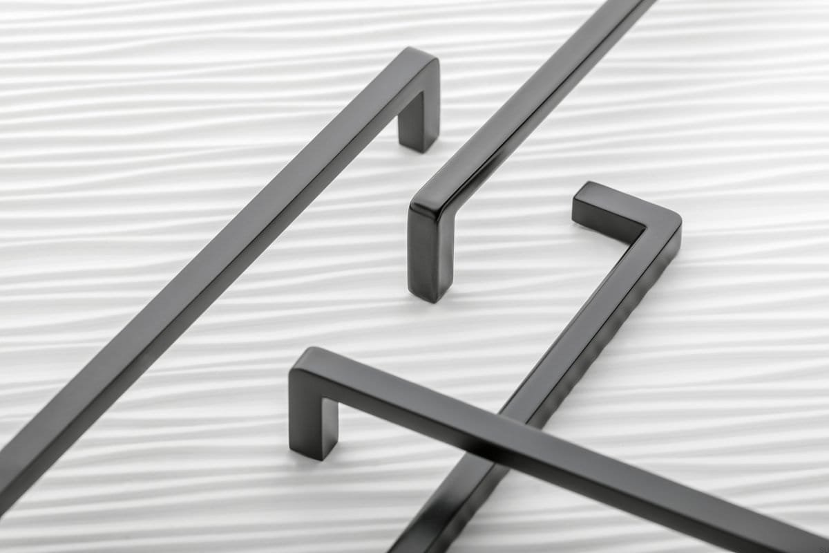 UZ-BAGIO-128-20M--Uchwyt-meblowy-podłużny-Bagio-128-Metalowy-Czarny-Mat-GTV-Skandynawskie-Uchwyty_2