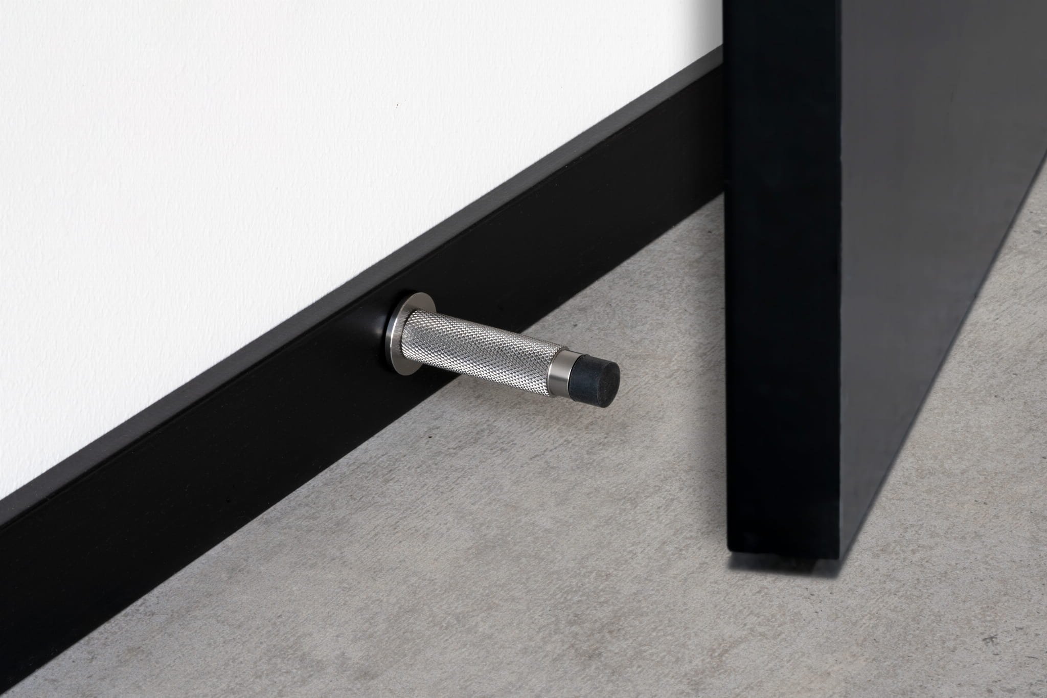 753131-11--Stopka-Stoper-do-drzwi-naścienny-Dexter-Aluminiowy-Srebrny-Beslag-Design-Skandynawskie-Uchwyty_4