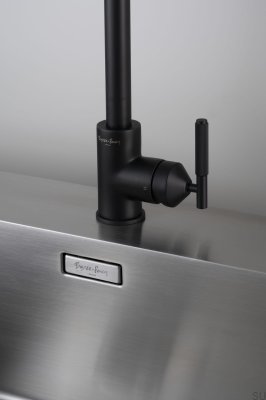 Welder’s Black Linear Brass Pull-Out Kitchen Tap with European Connector