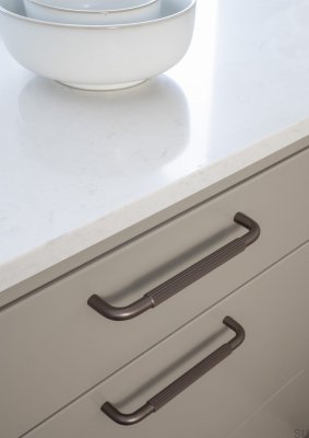 Helix Stripe 128 oblong furniture handle, dark brown aluminum