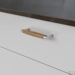 10210128--Uchwyt-meblowy-Podłużny-Hjo-128-Chrom-Polerowamy-z-Drewnem-Dębowym-Twentytwo-Skandynawskie-Uchwyty_1