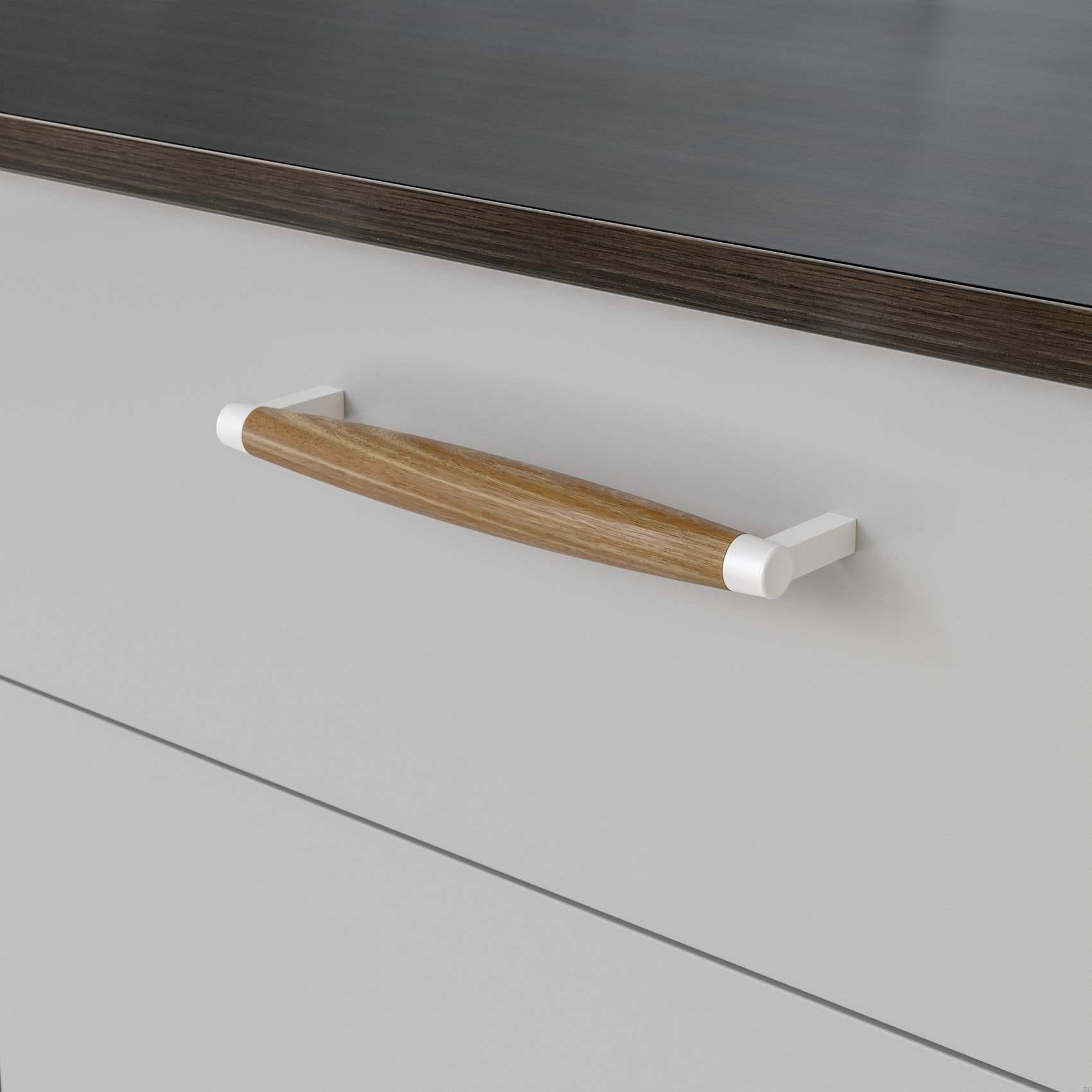 10210129--Uchwyt-meblowy-Podłużny-Hjo-192-Biały-Mat-z-Drewnem-Dębowym-Twentytwo-Skandynawskie-Uchwyty_1