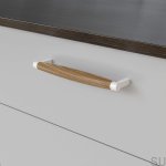 10210129--Uchwyt-meblowy-Podłużny-Hjo-192-Biały-Mat-z-Drewnem-Dębowym-Twentytwo-Skandynawskie-Uchwyty_1