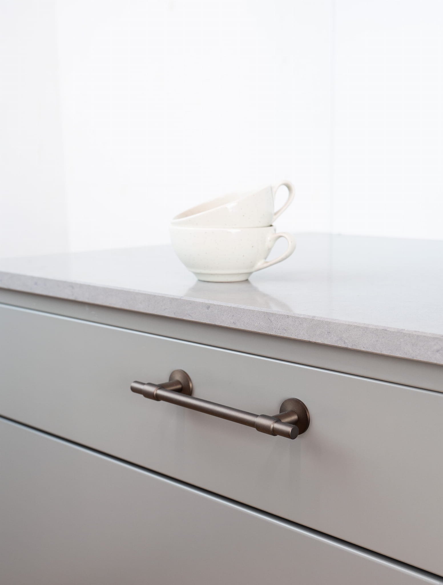 343305-11--Uchwyt-meblowy-podłużny-Uniform-128-Mosiężny-Palony-Beslag-Design-Skandynawskie-Uchwyty_7