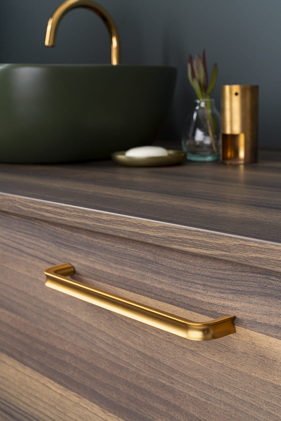 0603192Z618--Uchwyt-meblowy-podłużny-Lipp-192-Złoty-Szczotkowany-Cava-Viefe-Skandynawskie-Uchwyty_2