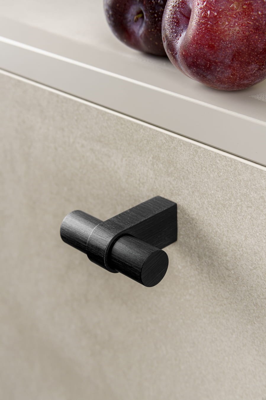 0657052L30--Gałka-meblowa-T-bar-Nobb-Aluminiowa-Czarna-Szczotkowana-Viefe-Skandynawskie-Uchwyty_3