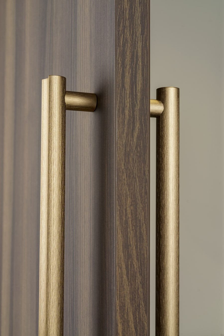 06631056L618--Uchwyt-meblowy-podłużny-Dwustronny-Moon-1056-Złoty-Szczotkowany-Cava-Viefe_2