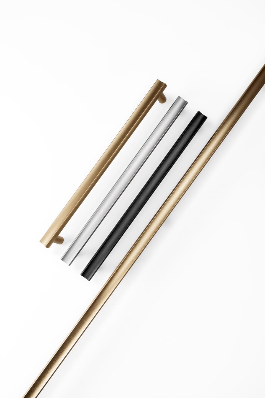 0662384L618--Uchwyt-meblowy-podłużny-dwustronne-Moon-384-Złoty-Szczotkowany-Cava-Viefe-Skandynawskie-Uchwyty_3