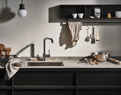 EVO980 kitchen faucet, graphite brass