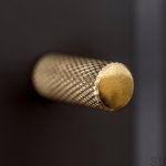 3.1.1.2--Gałka-meblowa-Fing-Grip-Mosiężna-Nielakierowana-Plankton-Skandynawskie-Uchwyty_9