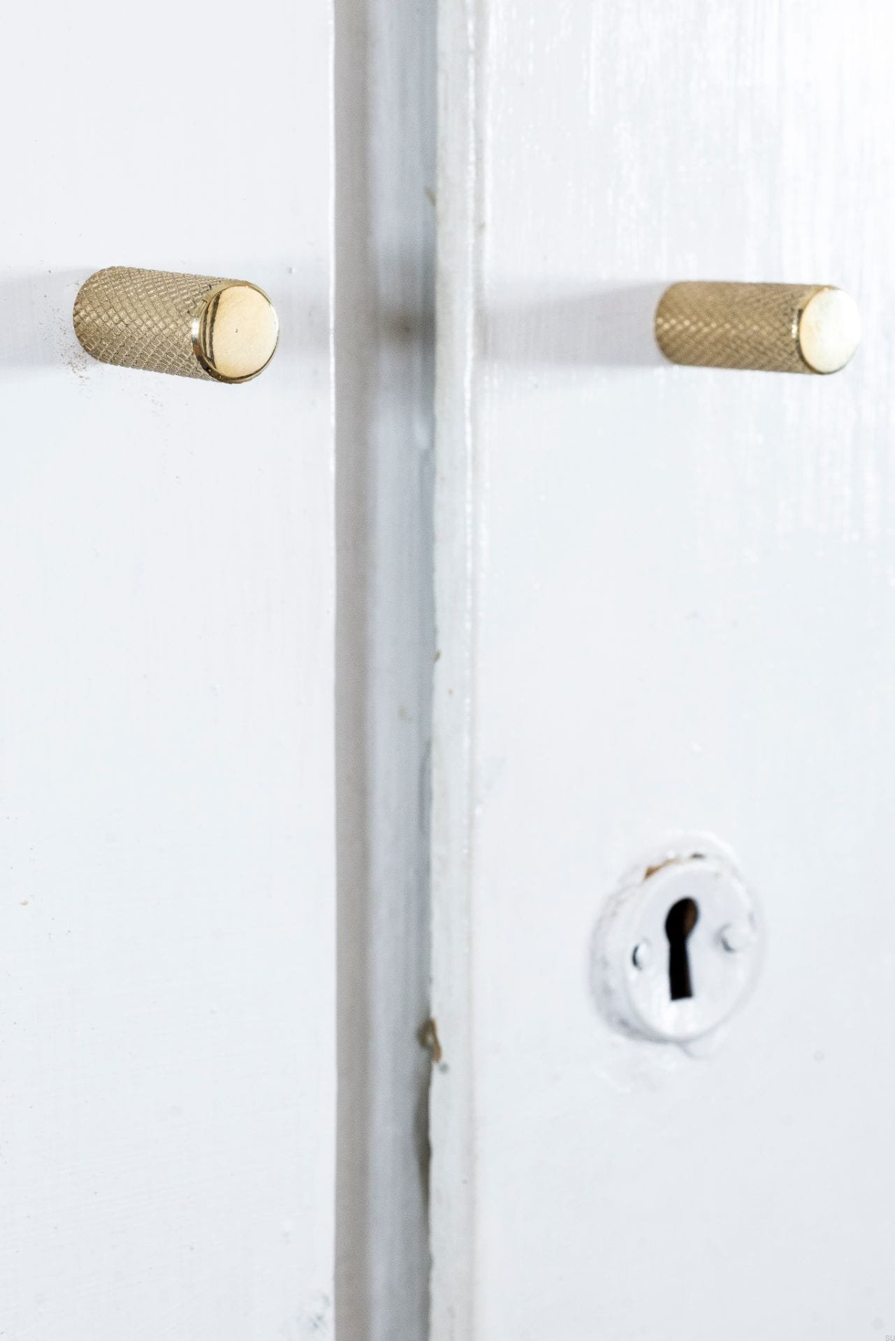 3.1.1.2--Gałka-meblowa-Fing-Grip-Mosiężna-Nielakierowana-Plankton-Skandynawskie-Uchwyty_10