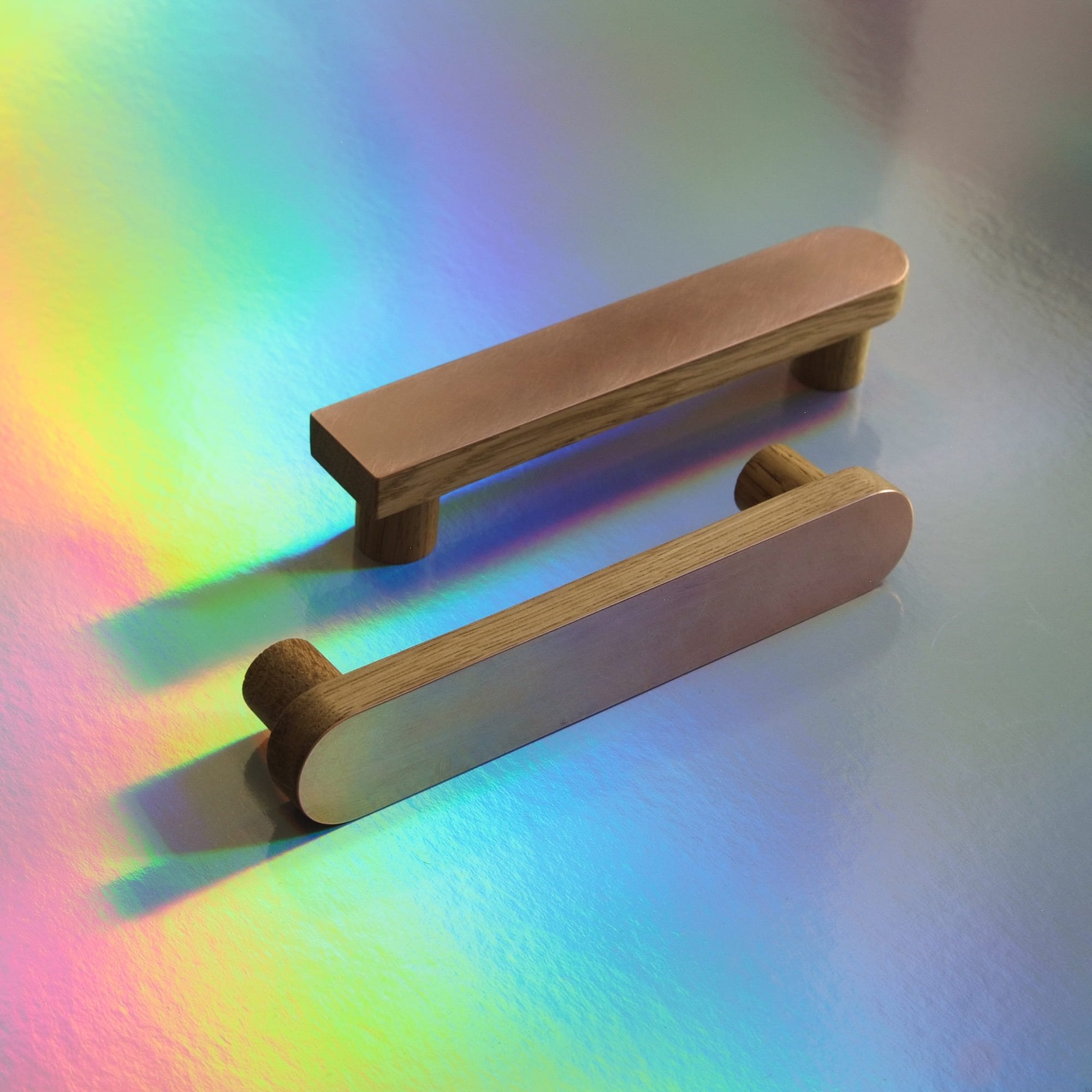 M_3-0-0-2--Uchwyt-meblowy-podłużny-Copper-Round-Drewniany-Dębowy-z-Miedzią-Szczotkowaną-Nielakierowaną-Dot-MAnufacture-Skandynawskie-Uchwyty_3