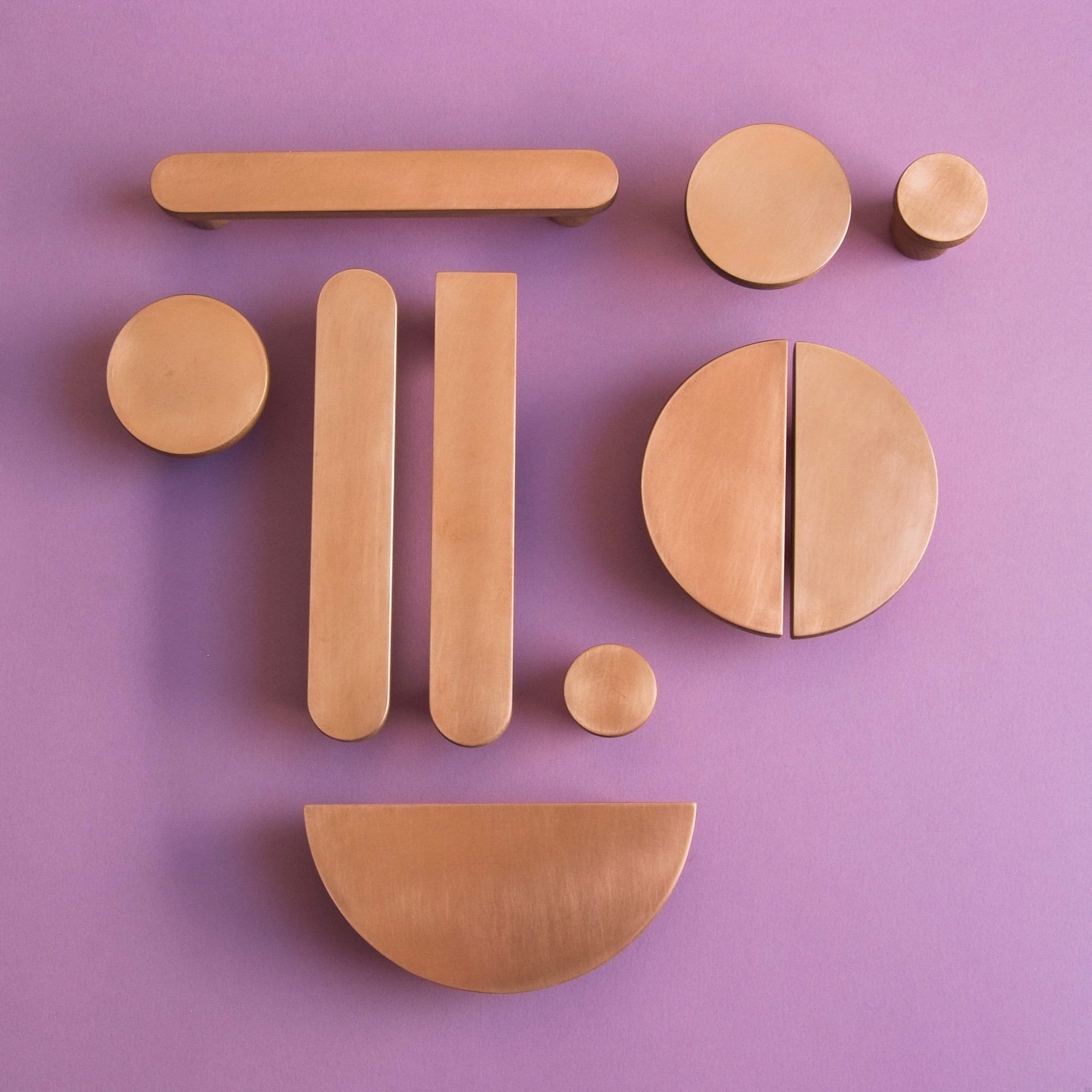 M_3-0-0-2--Uchwyt-meblowy-podłużny-Copper-Round-Drewniany-Dębowy-z-Miedzią-Szczotkowaną-Nielakierowaną-Dot-MAnufacture-Skandynawskie-Uchwyty_4