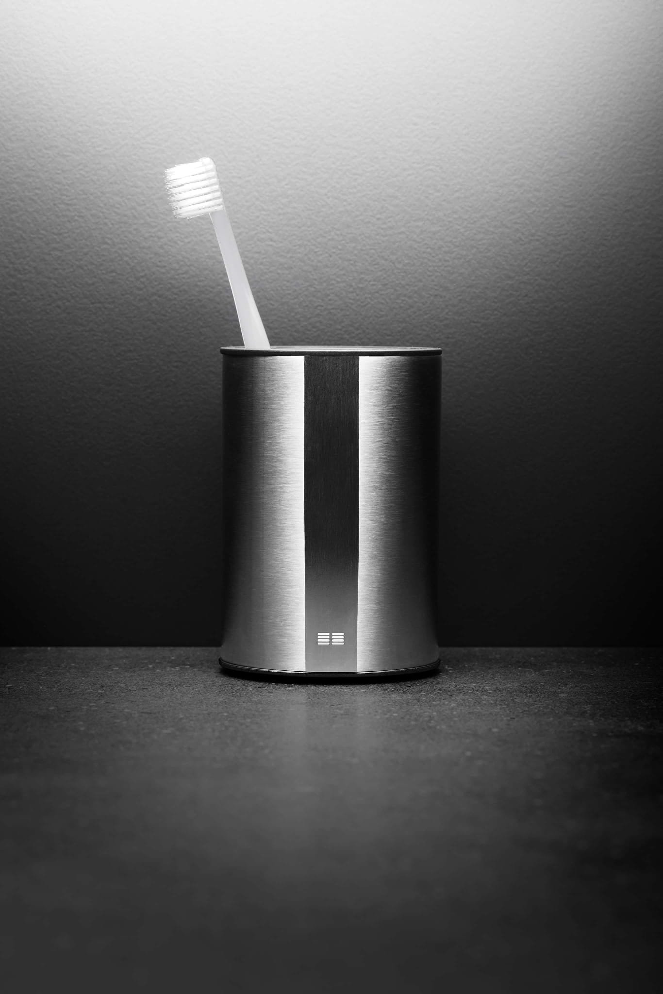 7171--Kubek-na-szczoteczki-do-zębów-7171-Stal-Polerowana-Unidrain-Skandynawskie-Uchwyty_3