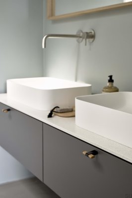 T-Bar Crossing 50 Metal Matte Black Furniture Knob with Oak Wood