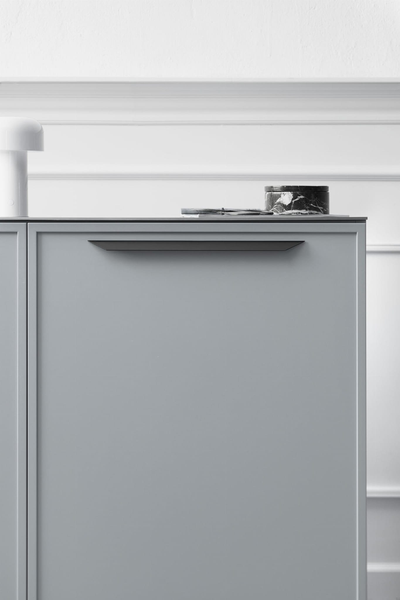 454520256-9005--Uchwyt-meblowy-podłużny-Streamline-256-Aluminiowy-Czarny-Mat-Furnipart-Skandynawskie-Uchwyty_2