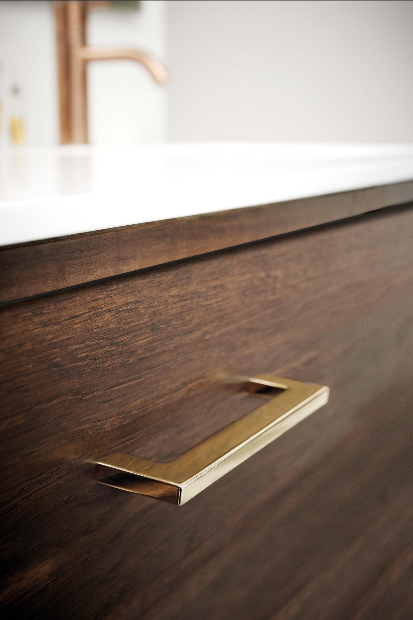 512860256-29--Uchwyt-meblowy-podłużny-Flat-256-Metalowy-Złoty-Polerowany-Furnipart-Skandynawskie-Uchwyty_2