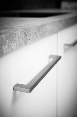 Elongated furniture handle Flat 256 Metal Silver