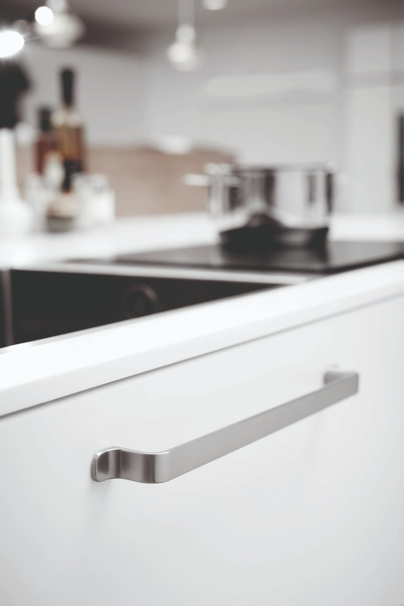 530660256-66--Uchwyt-meblowy-podłużny-Rio-256-Metalowy-Srebrny-Furnipart-Skandynawskie-Uchwyty_2