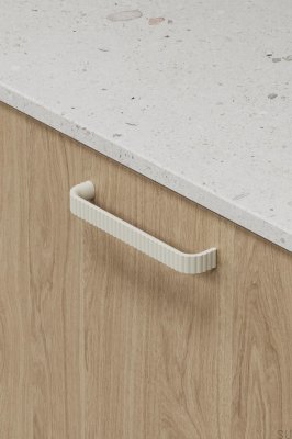 Lace 160 Metal Elongated Furniture Handle Yellow Matt