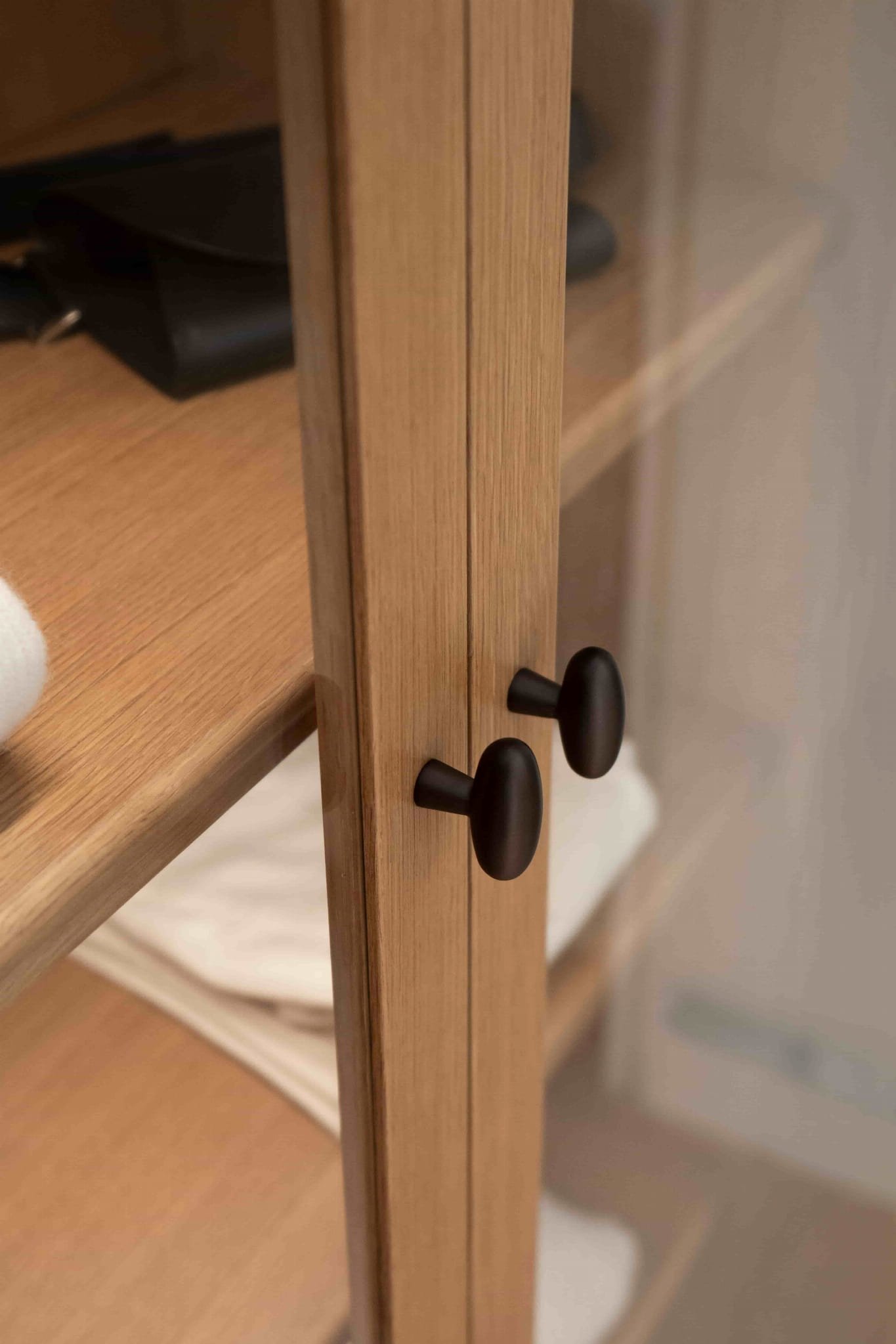 343413-11-- Gałka-meblowa-T-Bar-Oliver-Mosiężna-brązowa-Beslag-Design-Skandynawskie-Uchwyty_4