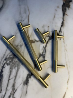 SB-M 96 elongated furniture handle, polished brass, knurled