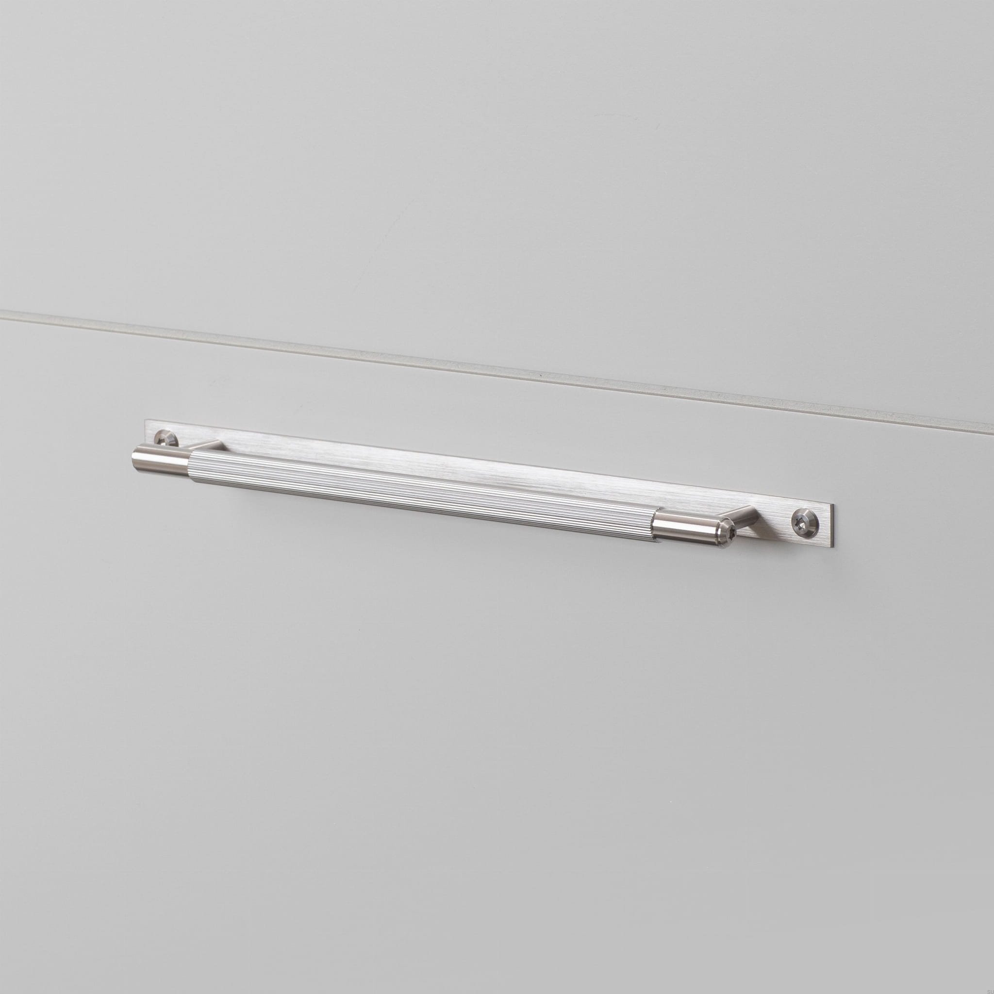 Zdjecie uchwytu Pull Bar Plate Linear stalowy