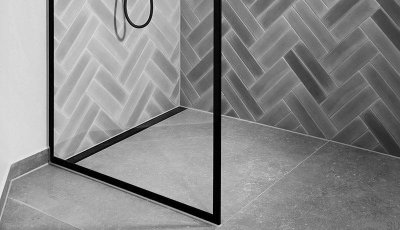 Shower glass with black frame GlassLine 1000