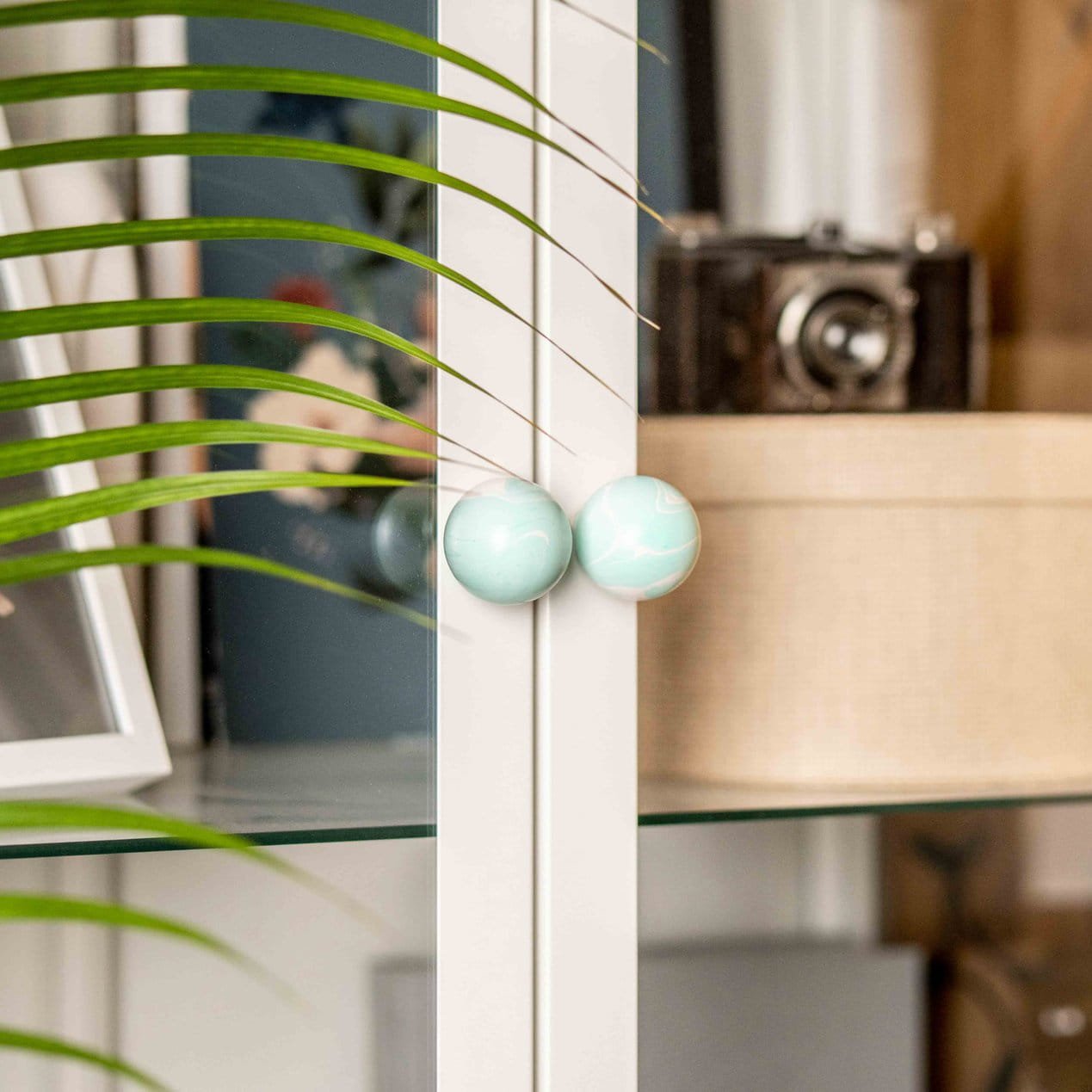 RDWhiAqGr--Gałka-meblowa-Ren-White-Aqua-Green-35-Drewniana-Bukowa-Vince-Skanydnawskie-Uchwyty_5