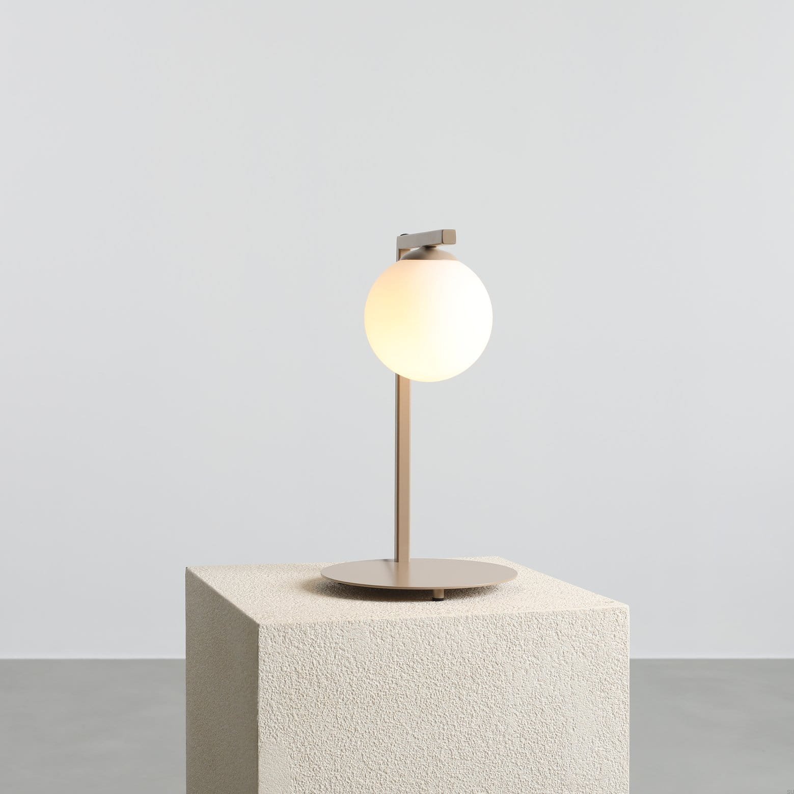 1038B17_1--Lampka-biurkowa-Zac-Metalowa-Beżowa-Artera-Skandynawskie-Uchwyty_2