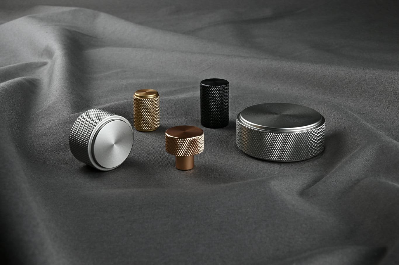 11872654SP--Gałka-meblowa-Rimini-20-Aluminiowa-Czarna-Matowa-(Wysoka)-Theofils-Skandynawskie-Uchwyty_2