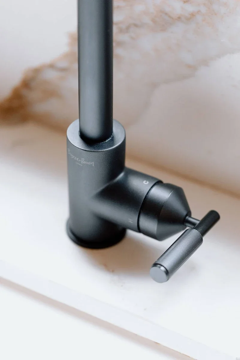 28fef7e3a3e7b68180a1aa300ea7eff7