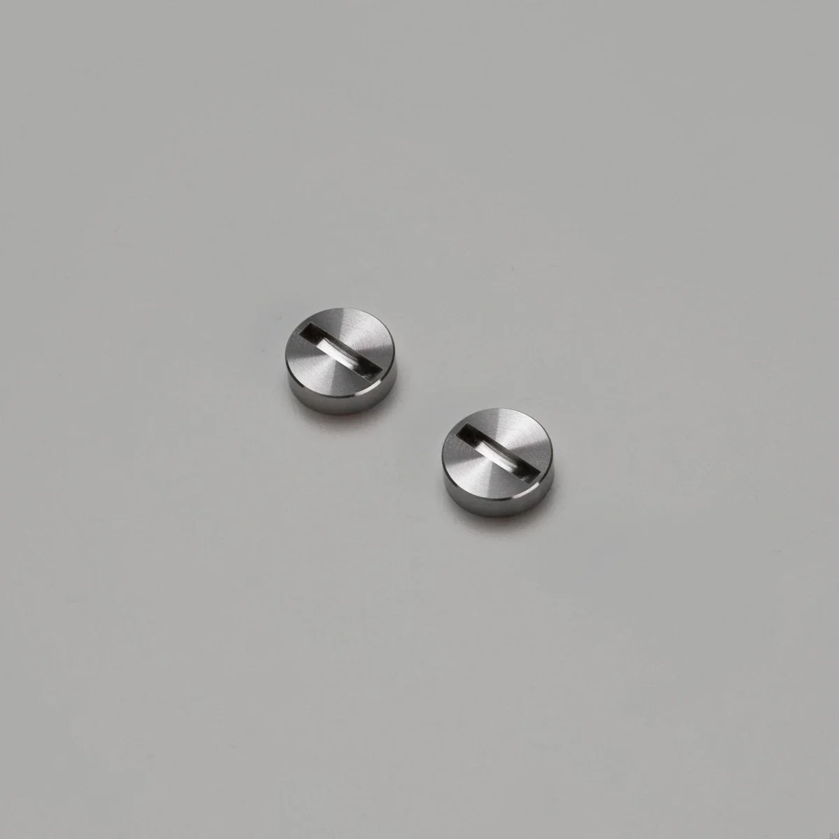 PDK-073747--Zestaw-dekoracyjny-do-ramki-Coin-Caps-Stal-2-szt-Buster-+-Punch-Skandynawskie-Uchwyty_1